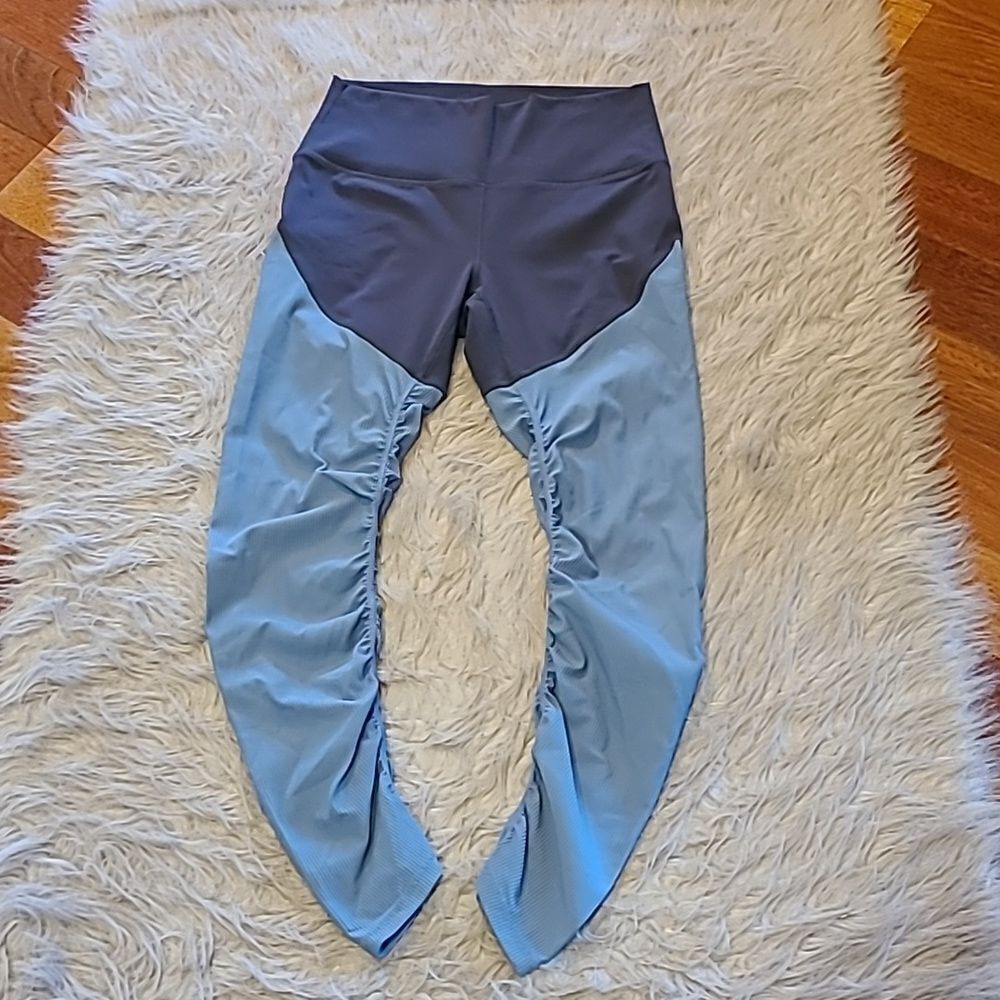 Zyia storm parallel luxe hi rise leggings size 6-8 gray and light blue